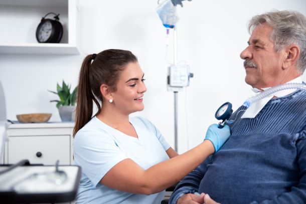 Erwachsenen Intensivpflege 1 zu 1